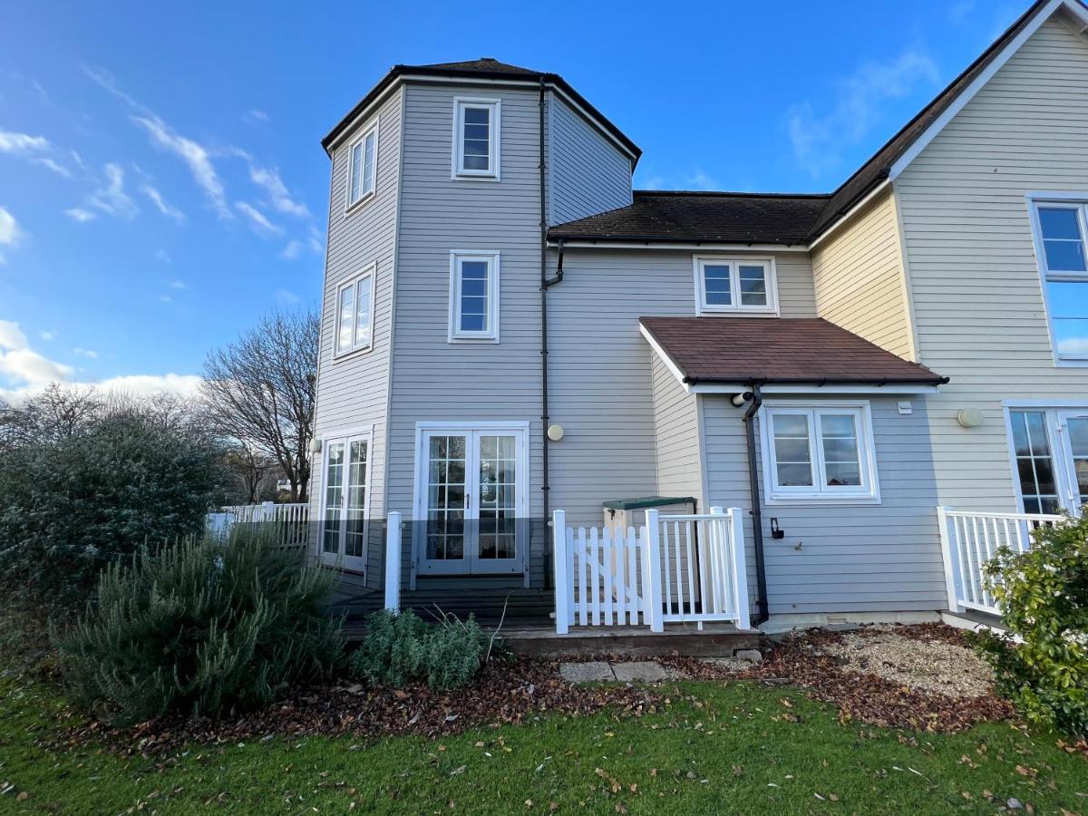 Barnsley, Turret House Windrush Lake サウス・サーニー エクステリア 写真