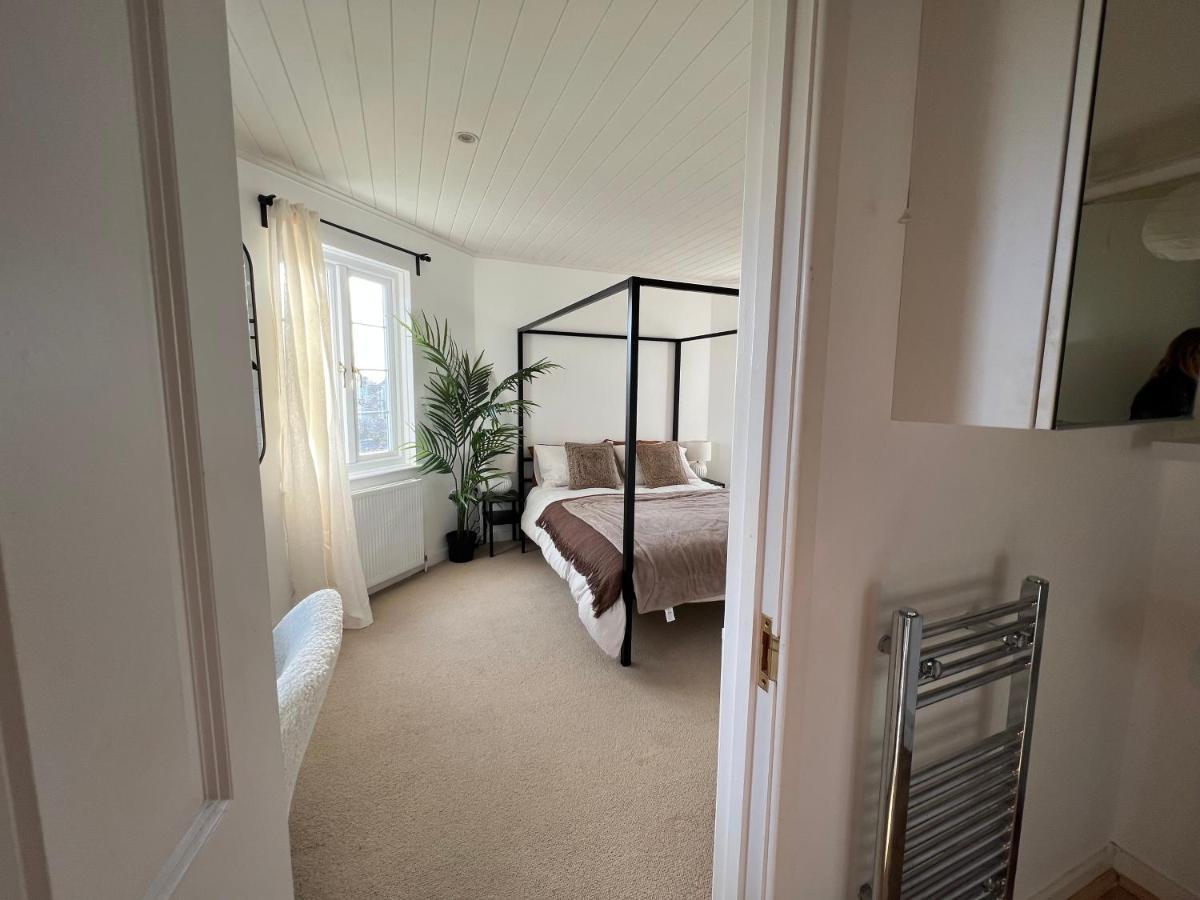 Barnsley, Turret House Windrush Lake サウス・サーニー エクステリア 写真