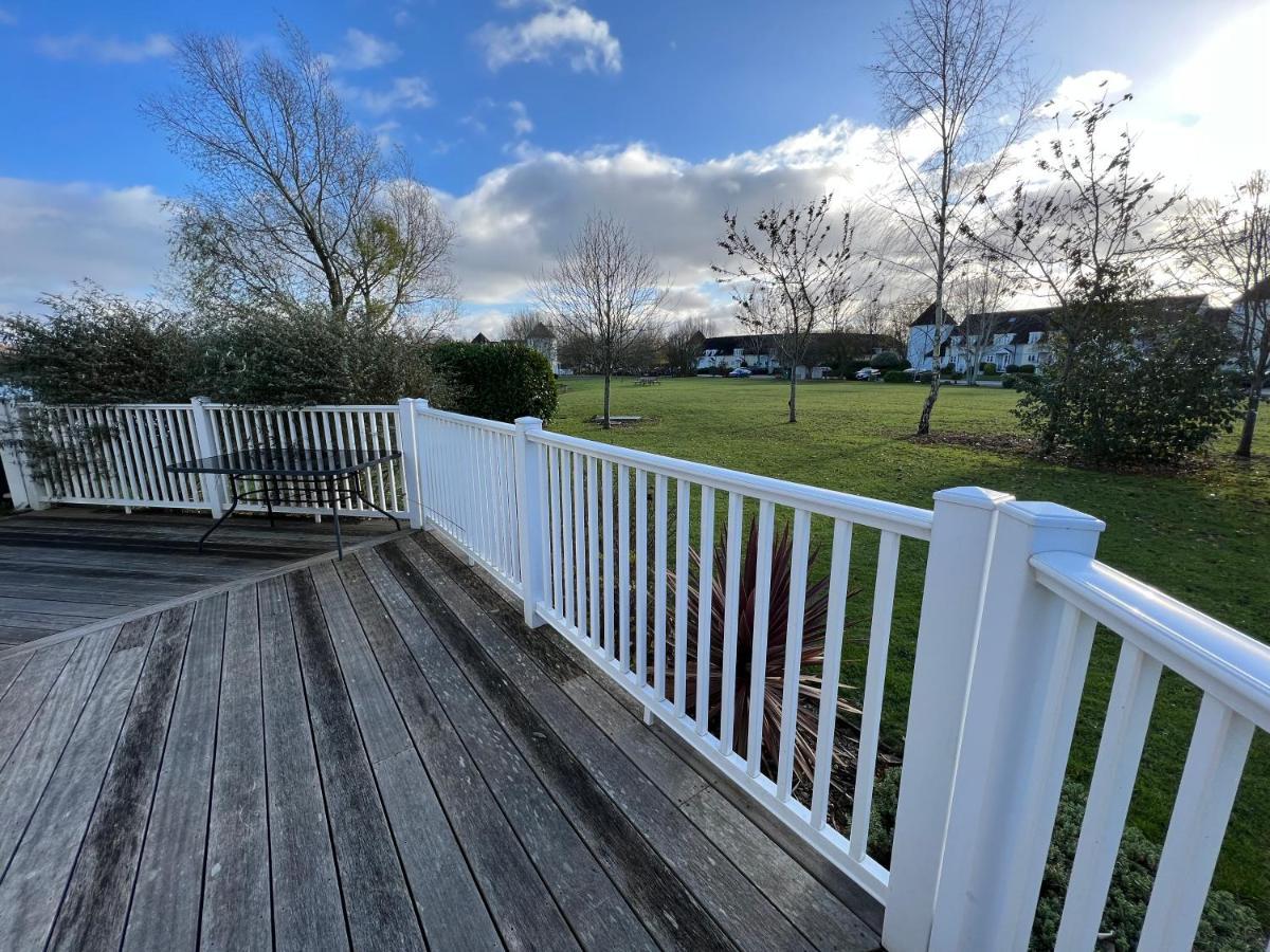 Barnsley, Turret House Windrush Lake サウス・サーニー エクステリア 写真